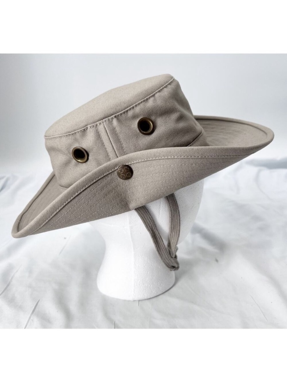 Tilley Hat Beige Canvas Outdoor Snap Brim Boonie Hat Chin Strap Womens 6 3/4